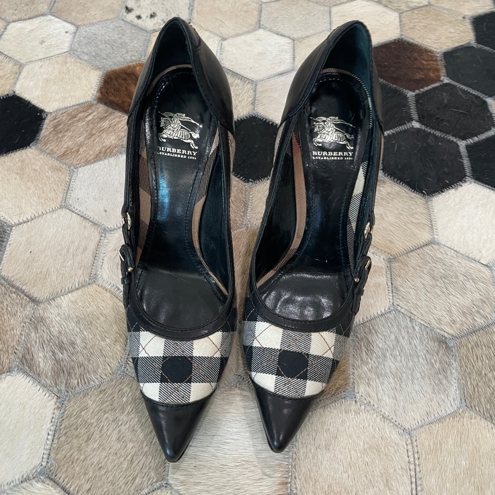 Burberry Classic Check Pumps (39.5)